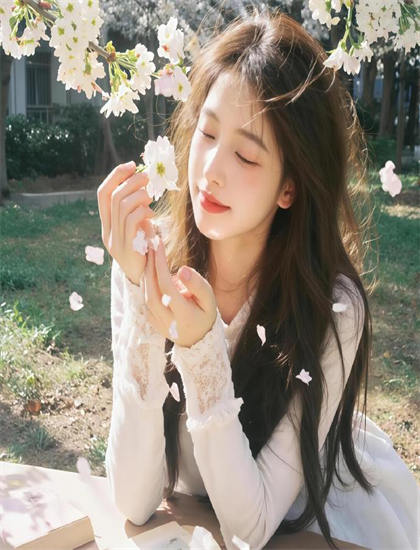 全面解析：《教えたい初恋夏来唯唯写真》的音乐配乐与声音设计——影视专业人士深度解读